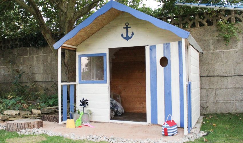 Creating a Beach Hut Playhouse-min